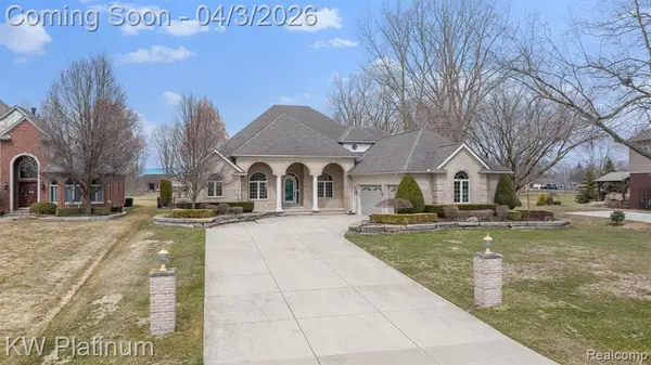 48877 Point Lakeview, Chesterfield, MI 48047