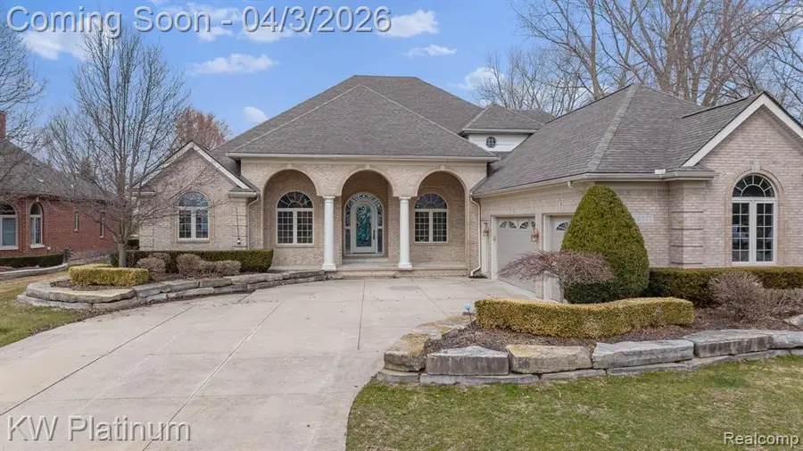 48877 Point Lakeview, Chesterfield, MI 48047 - #2