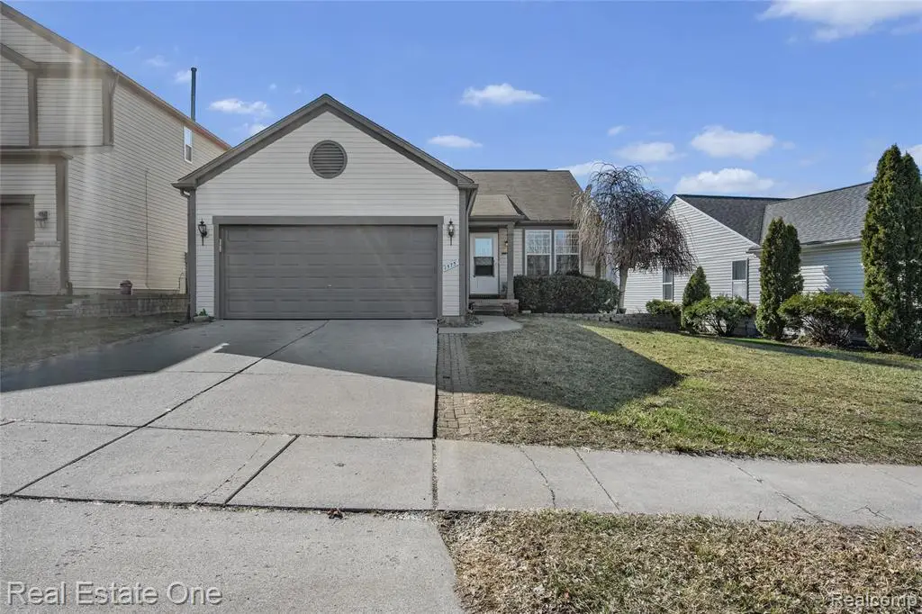 1575 Pebble Beach, Pontiac, MI 48340 - #1