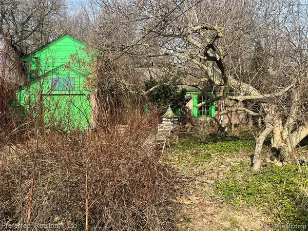 33670 Hillcrest, Farmington, MI 48335