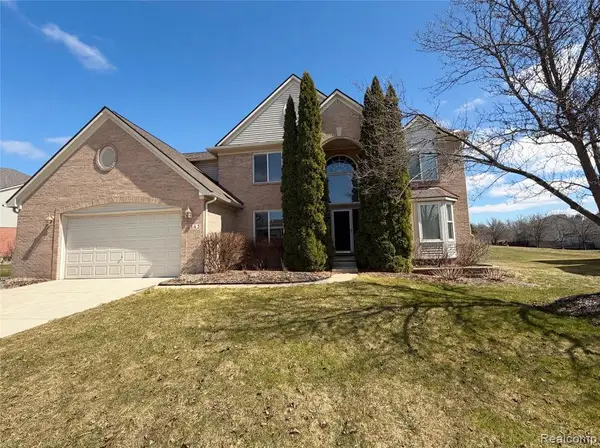 143 Easton, South Lyon, MI 48178