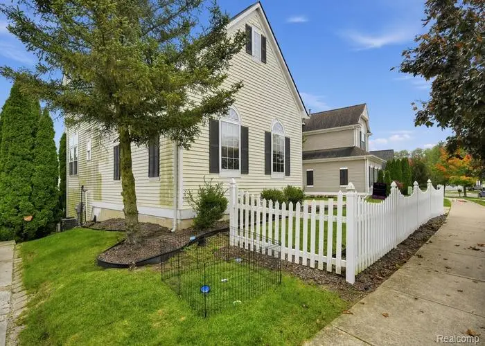 1219 Portsmouth, Howell, MI 48843 - #2