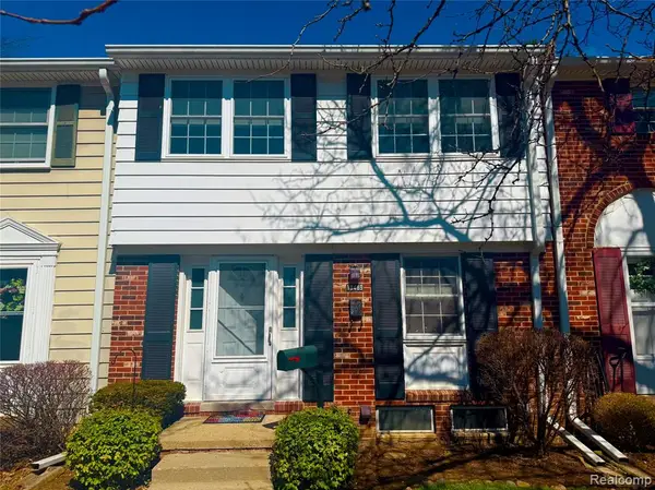 19489 Eddington, Northville, MI 48167