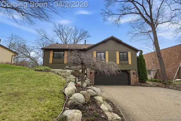 1929 Ridge, White Lake, MI 48383