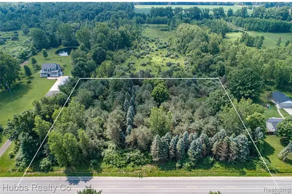 9361 Birch Run Rd, Millington, MI 48746