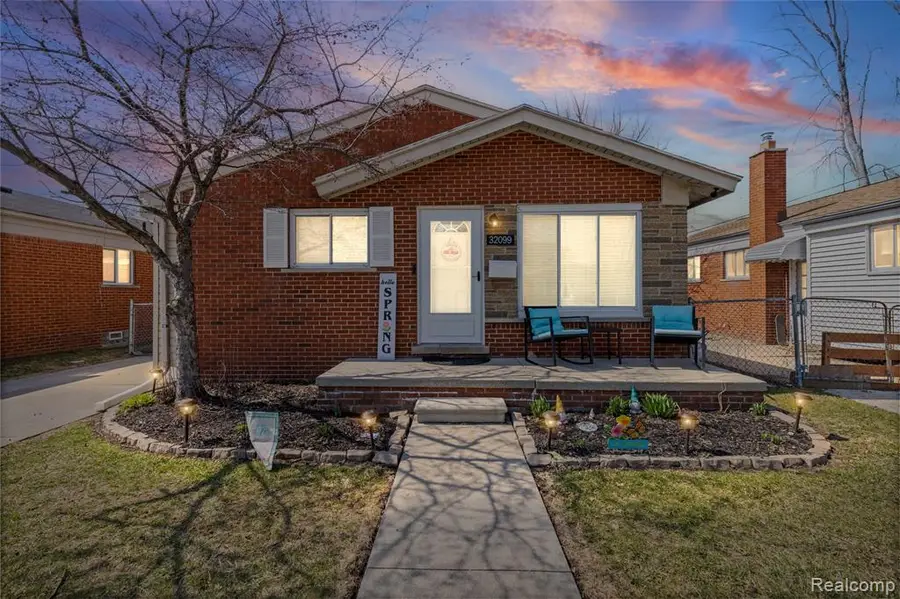 32099 Saint Margaret, Saint Clair Shores, MI 48082 - #2