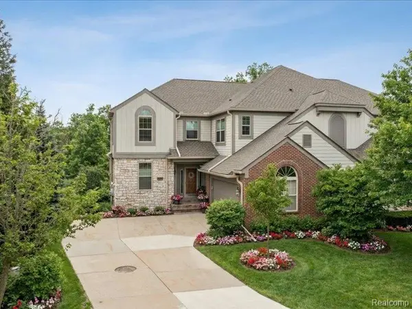 3838 N Winding Brook Cir #3, Rochester Hills, MI 48309