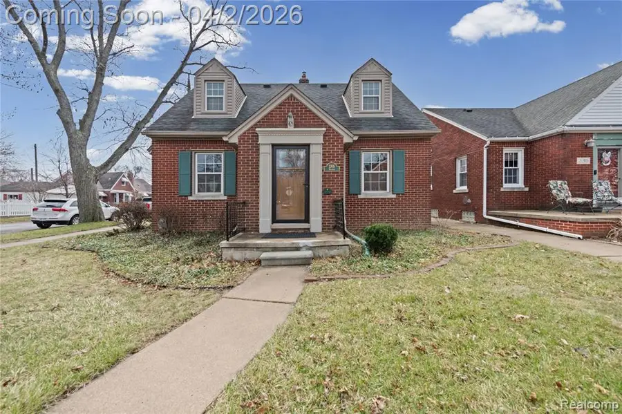 2305 Vinewood, Wyandotte, MI 48192 - #2