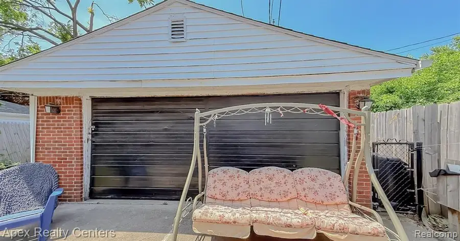 15257 Paris, Allen Park, MI 48101 - #2