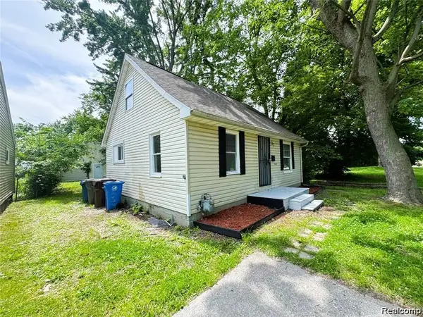 26439 Hopkins, Inkster, MI 48141