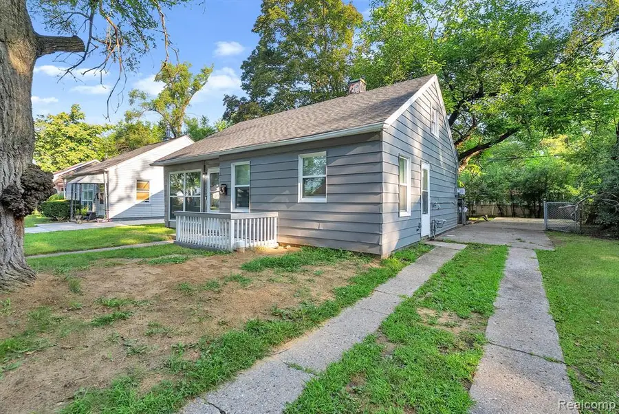 10750 Albany St, Oak Park, MI 48237 - #2
