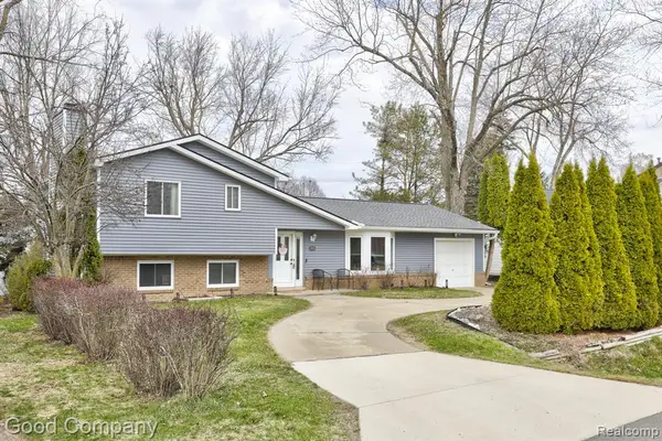 193 Linhart, Novi, MI 48377