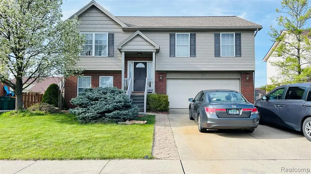 29490 Hunter St, Brownstown, MI 48183 - #1