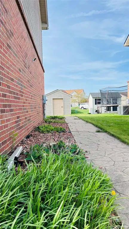 29490 Hunter St, Brownstown, MI 48183 - #3