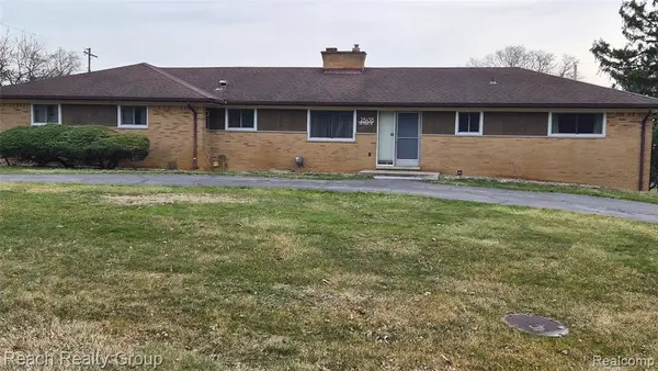 28438 San Marino, Southfield, MI 48034