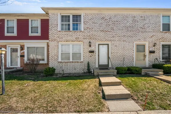 2775 Seaton Circuit, Warren, MI 48091