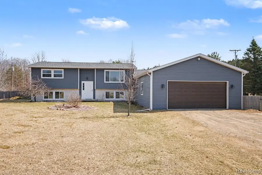 5912 Falkenbury, North Branch, MI 48461 - #2