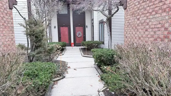 24219 Evergreen #39, Southfield, MI 48075