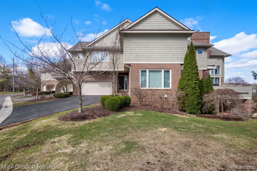 3828 Pine Lake Knoll, West Bloomfield, MI 48324 - #2