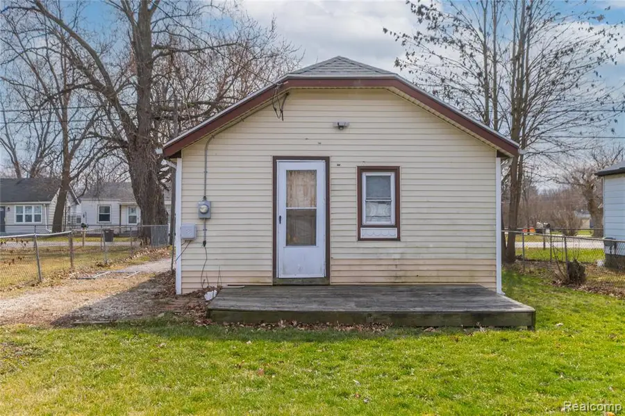 1377 Allen, Burton, MI 48529 - #3