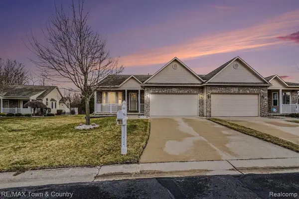 6462 Royal Club, Flushing, MI 48433