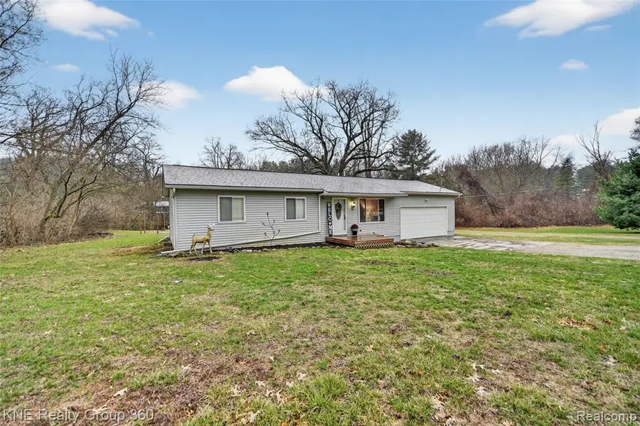 3511 Jewell, Howell, MI 48843 - #2