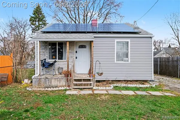 1233 Carman, Burton, MI 48529