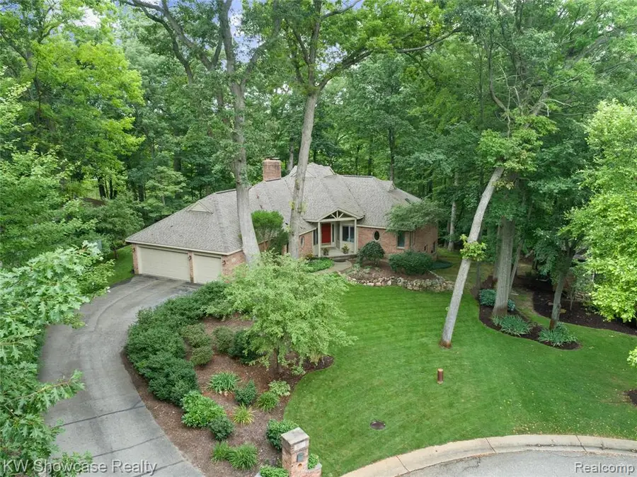 3510 Sutton, Commerce Township, MI 48390 - #3