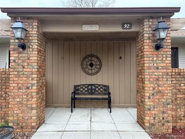 62072 Yorktown - Unit 4, South Lyon, MI 48178
