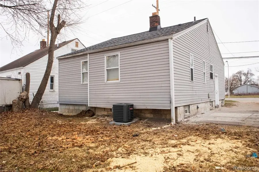 91 Martin Luther King Jr, Pontiac, MI 48342 - #3