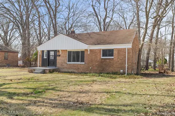 21171 Westhampton, Oak Park, MI 48237