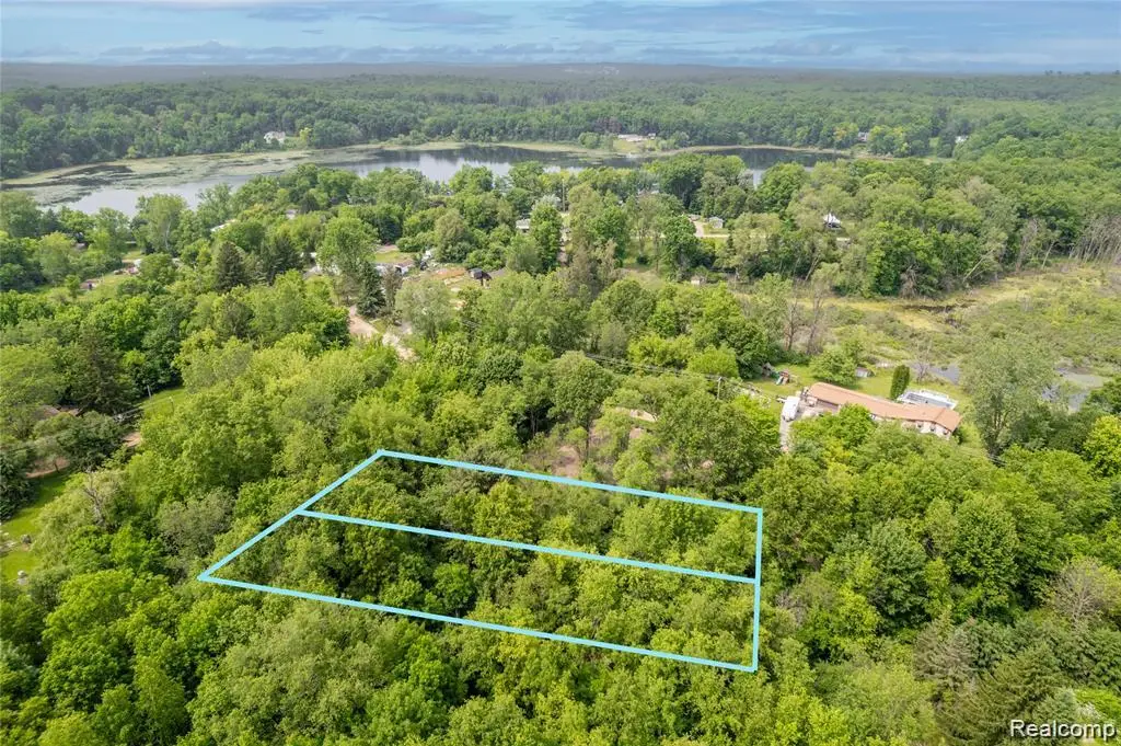 VL Birchwood, Holly, MI 48442 - #1