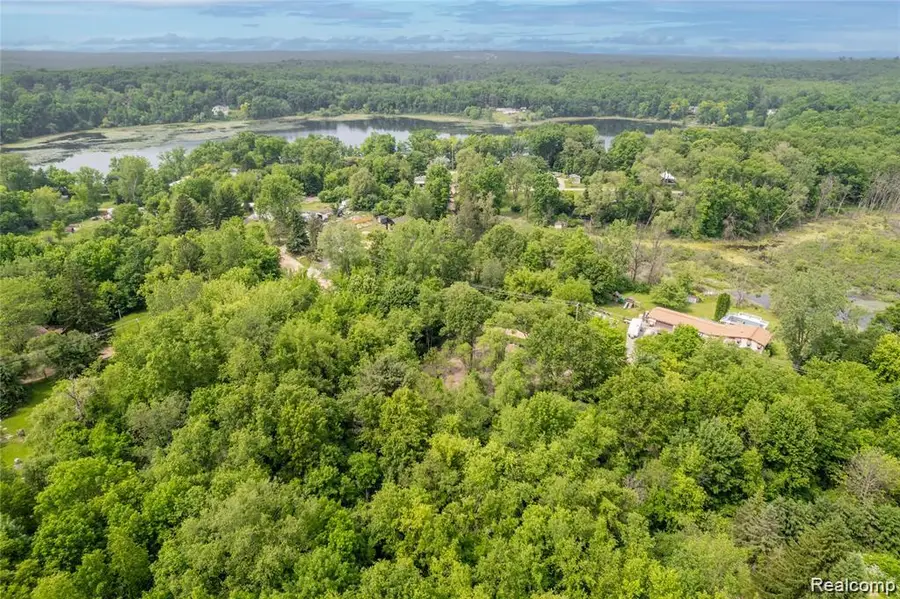 VL Birchwood, Holly, MI 48442 - #2