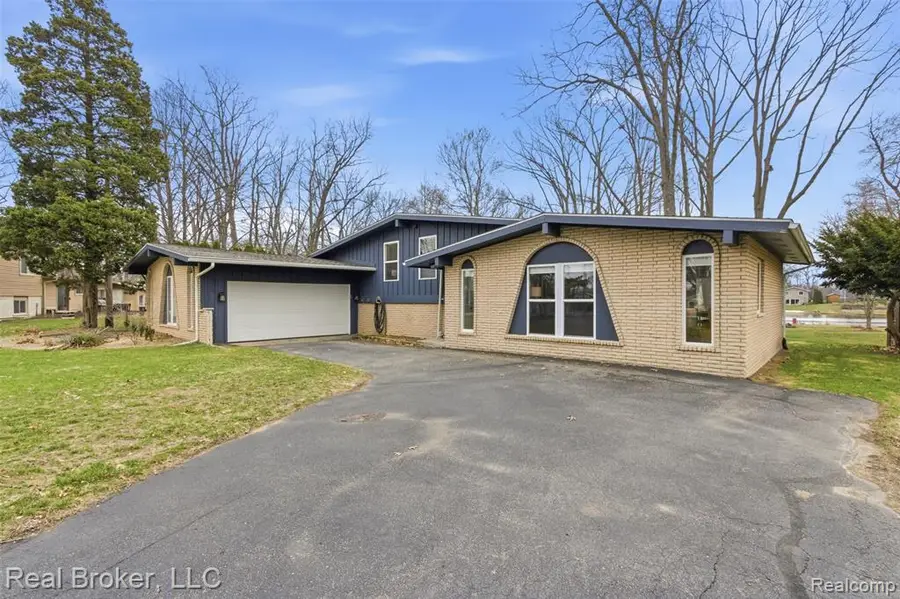 7514 Capri, White Lake, MI 48383 - #3