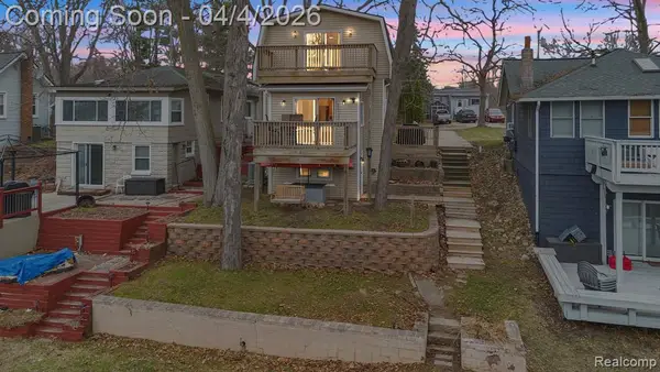 9473 Huron, Pinckney, MI 48169