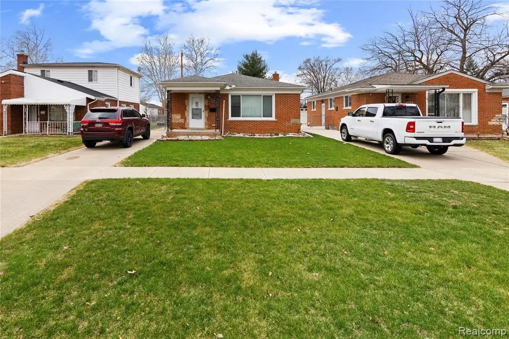 4692 Mckinley, Dearborn Heights, MI 48125 - #1