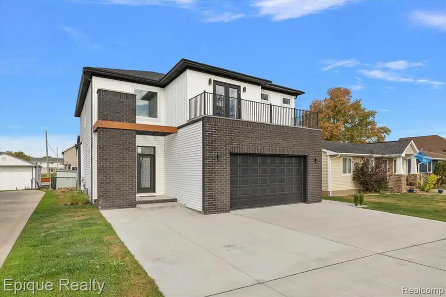45951 Edgewater, Chesterfield, MI 48047 - #3