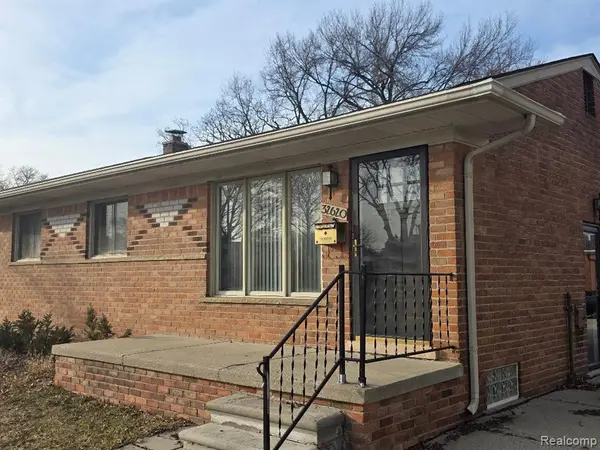 32620 Maplewood, Garden City, MI 48135