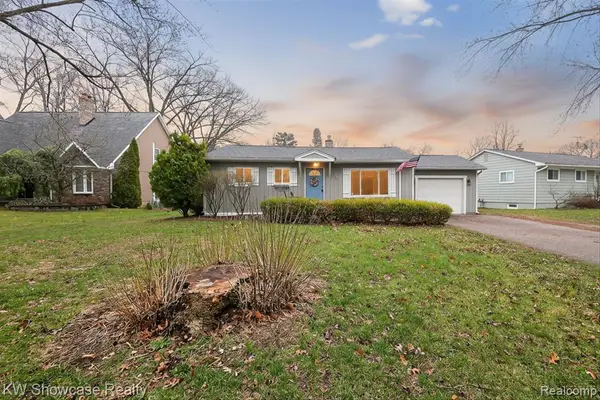 341 Rustic, White Lake, MI 48386