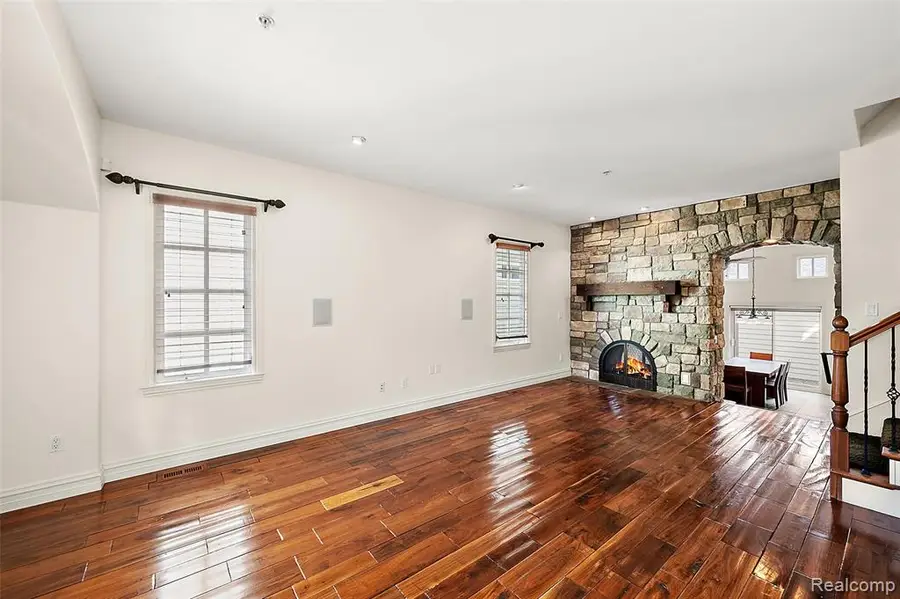 3875 Andover, Auburn Hills, MI 48326 - #3