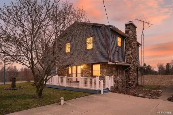 992 W Bennington, Owosso, MI 48867