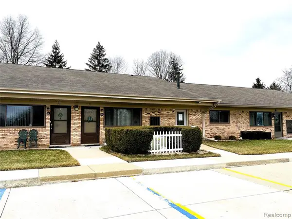 16050 Holz, Southgate, MI 48195