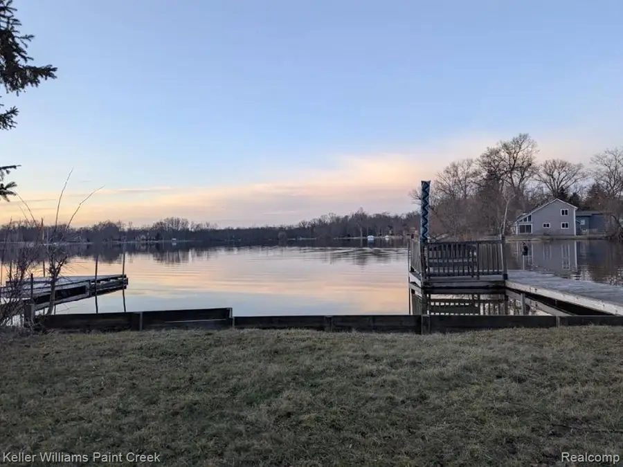 1812 Luneta, Commerce Township, MI 48382 - #3