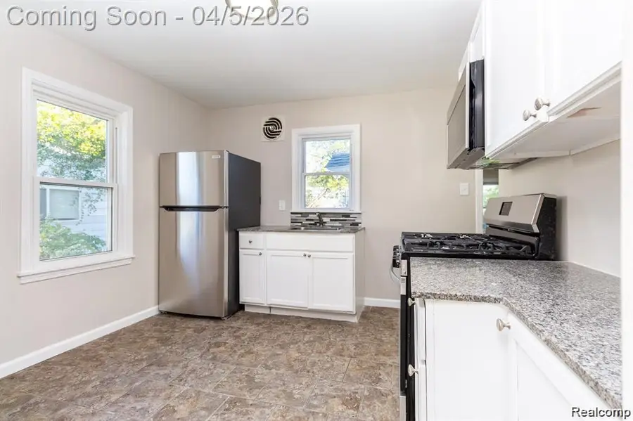 8269 Westminster, Warren, MI 48089 - #3