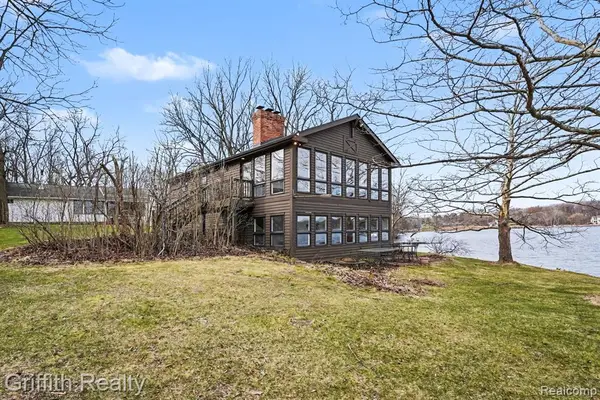 11616 Hall, Whitmore Lake, MI 48189