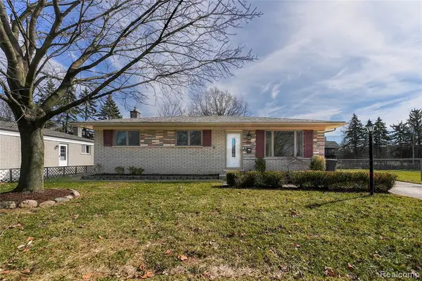 2632 Downey, Troy, MI 48083