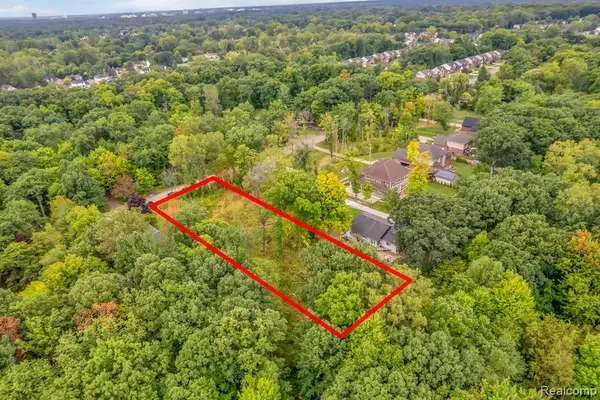 3459 Hazelton, Rochester Hills, MI 48307