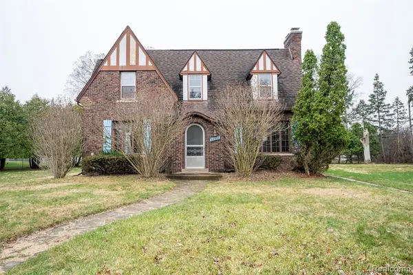 26470 Meadowood, Lathrup Village, MI 48076