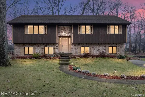 3642 Ashview, West Bloomfield, MI 48324