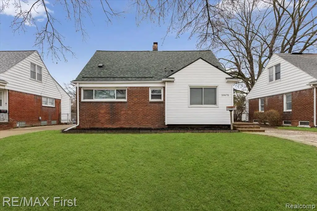 20675 Van Antwerp, Harper Woods, MI 48225 - #1